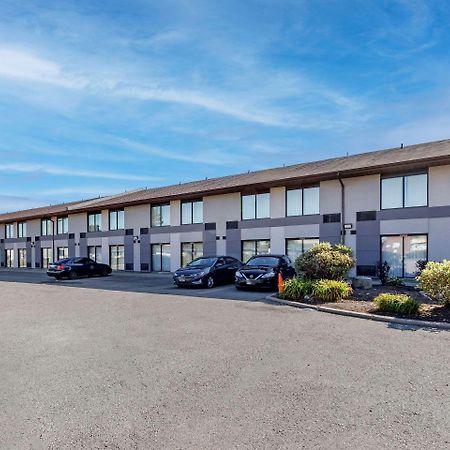Comfort Inn Airport West Миссиссага Экстерьер фото