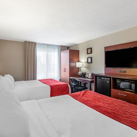 Comfort Inn Airport West Миссиссага Экстерьер фото
